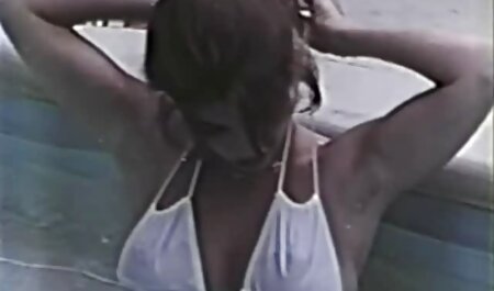 باکره برهنه می شود در مقابل دوربین در موسیقی دانلود رایگان فیلمسکسی